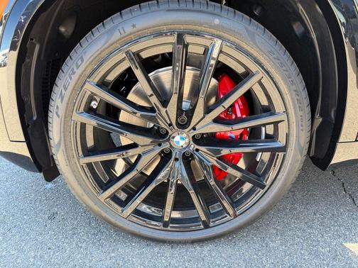 Black Sapphire Metallic 2026 BMW X5 M60i