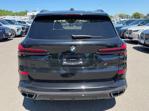 Black Sapphire Metallic 2026 BMW X5 M60i