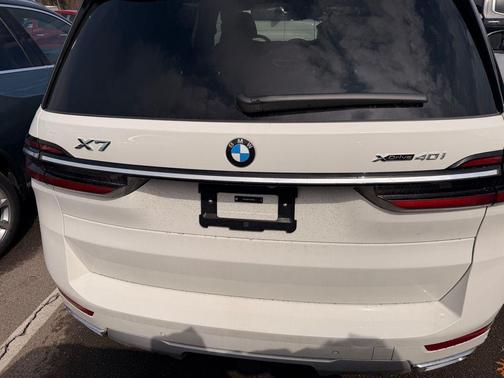 Alpine White 2026 BMW X7 xDrive40i