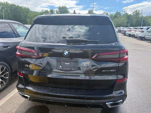 Black Sapphire Metallic 2022 BMW X5 xDrive40i