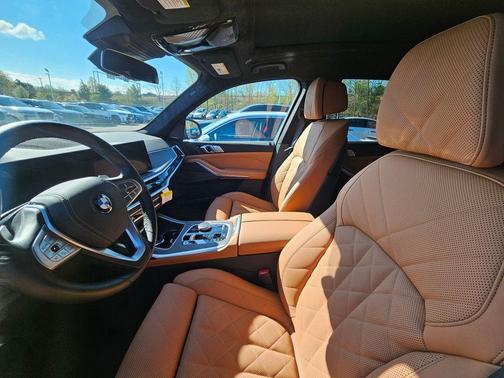 Tanzanite Blue II Metallic 2026 BMW X7 xDrive40i