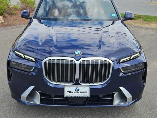 Tanzanite Blue II Metallic 2026 BMW X7 xDrive40i