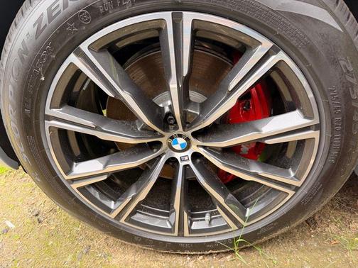 Gray Metallic 2026 BMW X5 xDrive40i