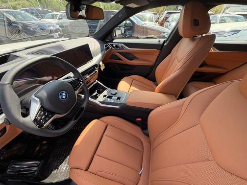 Mineral White Metallic 2026 BMW i4 Gran Coupe xDrive40