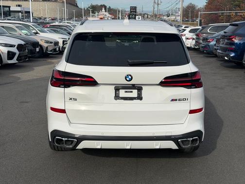 2026 BMW X5 M60i