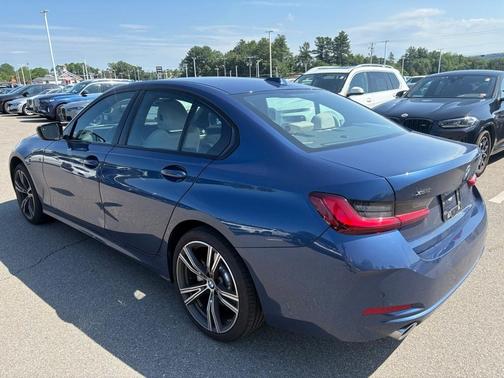 2023 BMW 330 i xDrive