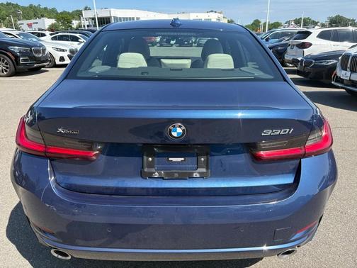 2023 BMW 330 i xDrive