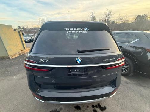2025 BMW X7 xDrive40i