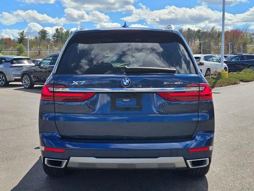 Phytonic Blue Metallic 2021 BMW X7 xDrive40i