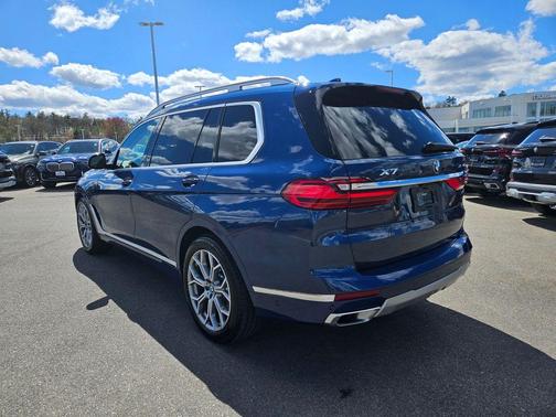 Phytonic Blue Metallic 2021 BMW X7 xDrive40i