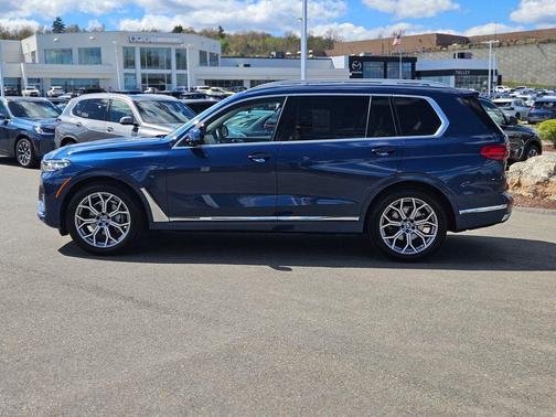 Phytonic Blue Metallic 2021 BMW X7 xDrive40i