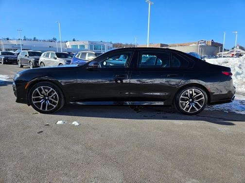 2024 BMW 760 760i xDrive