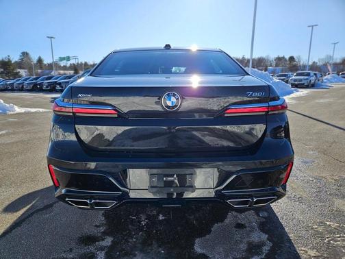 2024 BMW 760 760i xDrive