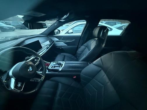 2024 BMW 760 760i xDrive