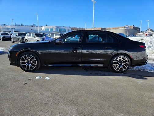2024 BMW 760 760i xDrive