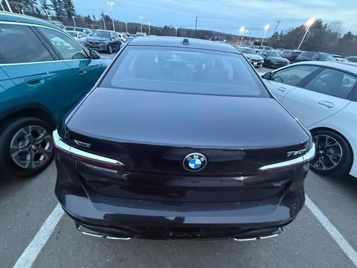 2024 BMW 760 760i xDrive