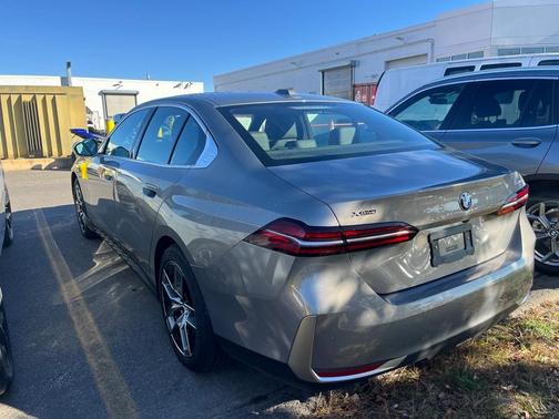 2026 BMW 530 i xDrive