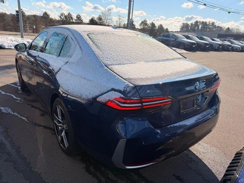 Phytonic Blue Metallic 2026 BMW 530 i xDrive