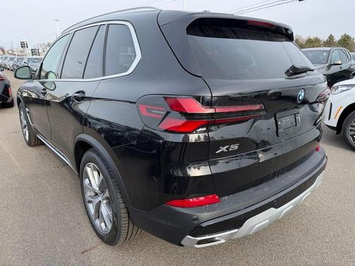 Black Sapphire Metallic 2026 BMW X5 PHEV xDrive50e