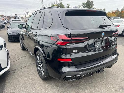 2026 BMW X5 M60i