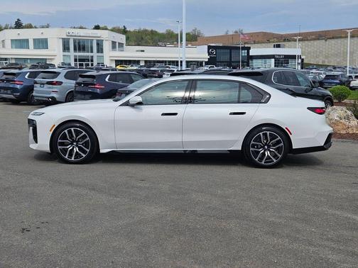 Mineral White Metallic 2023 BMW 760 760i xDrive