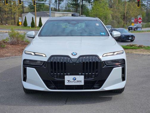 Mineral White Metallic 2023 BMW 760 760i xDrive
