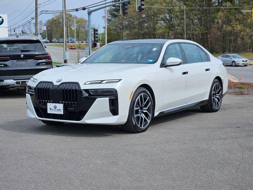 Mineral White Metallic 2023 BMW 760 760i xDrive