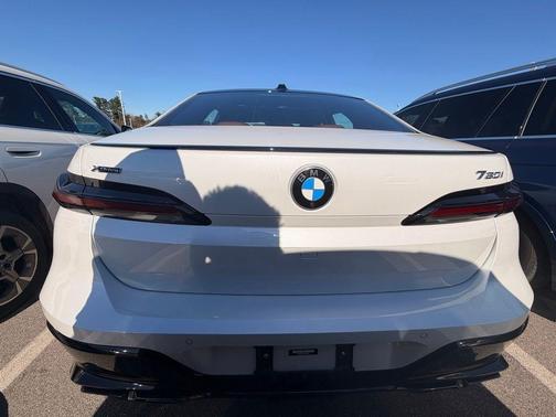 Mineral White Metallic 2023 BMW 760 760i xDrive