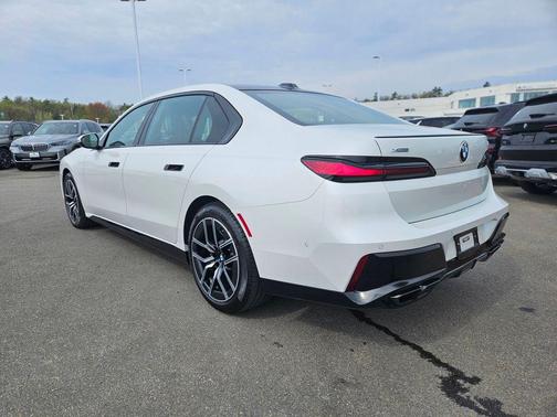 Mineral White Metallic 2023 BMW 760 760i xDrive