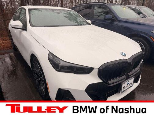 Alpine White 2026 BMW 530 i xDrive