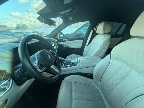 2025 BMW X6 xDrive40i