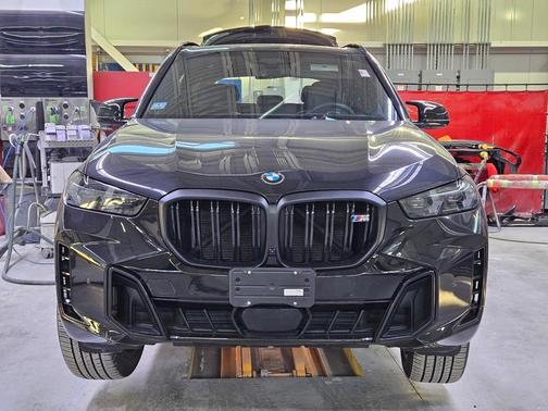 2025 BMW X5 M60i