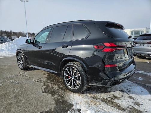 2025 BMW X5 M60i