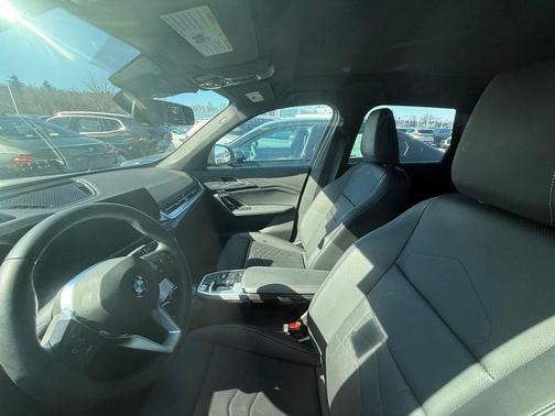 San Remo Green Metallic 2025 BMW X1 xDrive28i