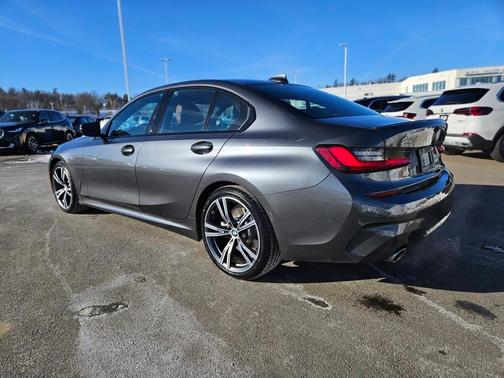 2022 BMW 330 i xDrive