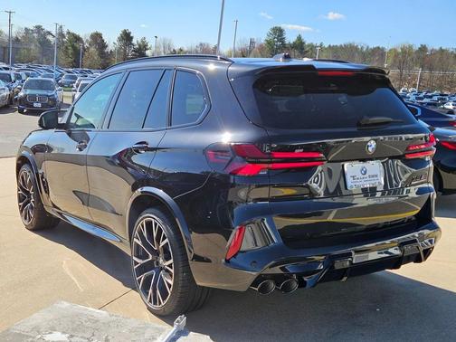 Black Sapphire Metallic 2026 BMW X5 M Competition