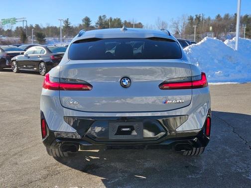 2023 BMW X4 M40i