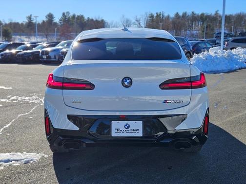 2022 BMW X4 M40i