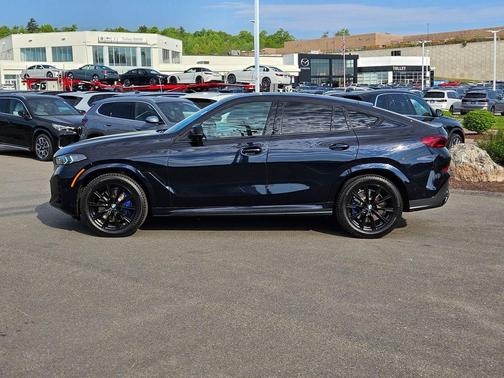 Carbon Black Metallic 2025 BMW X6 M60i