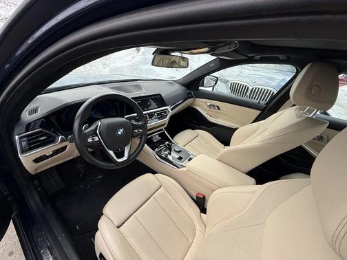 2022 BMW 330 i xDrive