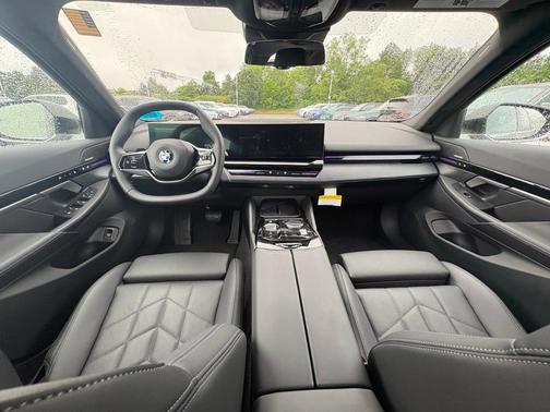 2025 BMW 530 i xDrive