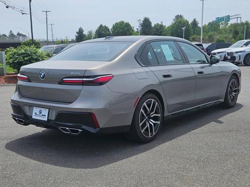2024 BMW 760 760i xDrive