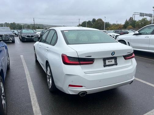 2023 BMW 330 i xDrive