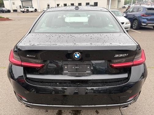 2025 BMW 330 i xDrive