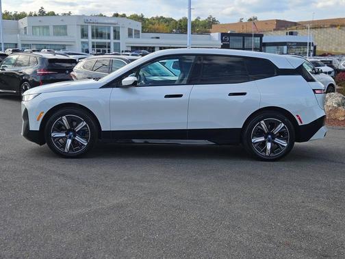 2025 BMW iX xDrive50