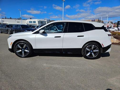 2025 BMW iX xDrive50