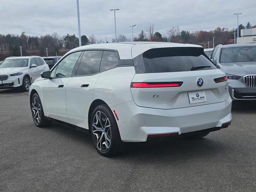 2026 BMW iX xDrive45