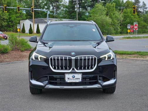 Black Sapphire Metallic 2025 BMW X1 xDrive28i