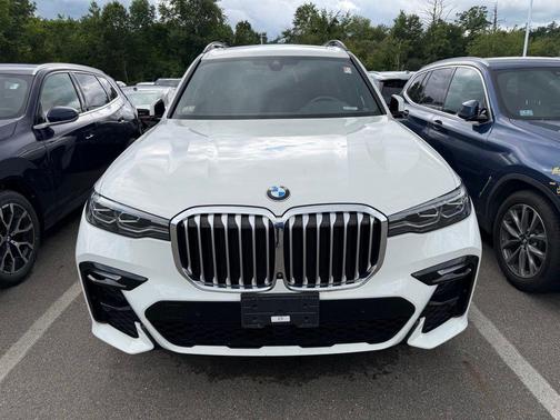 Alpine White 2022 BMW X7 xDrive40i