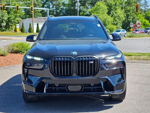 Black Sapphire Metallic 2025 BMW X7 M60i